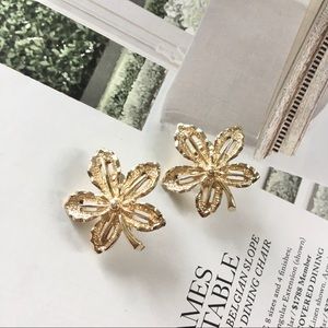 Sarah Coventry Leaf Gold Stone Earrings